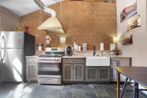 Studio Suite - Kitchen