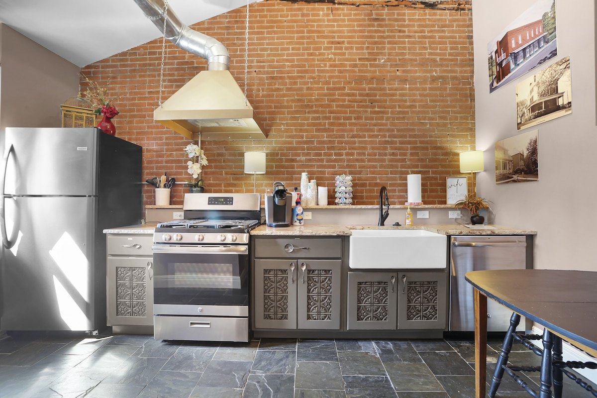 Studio Suite - Kitchen