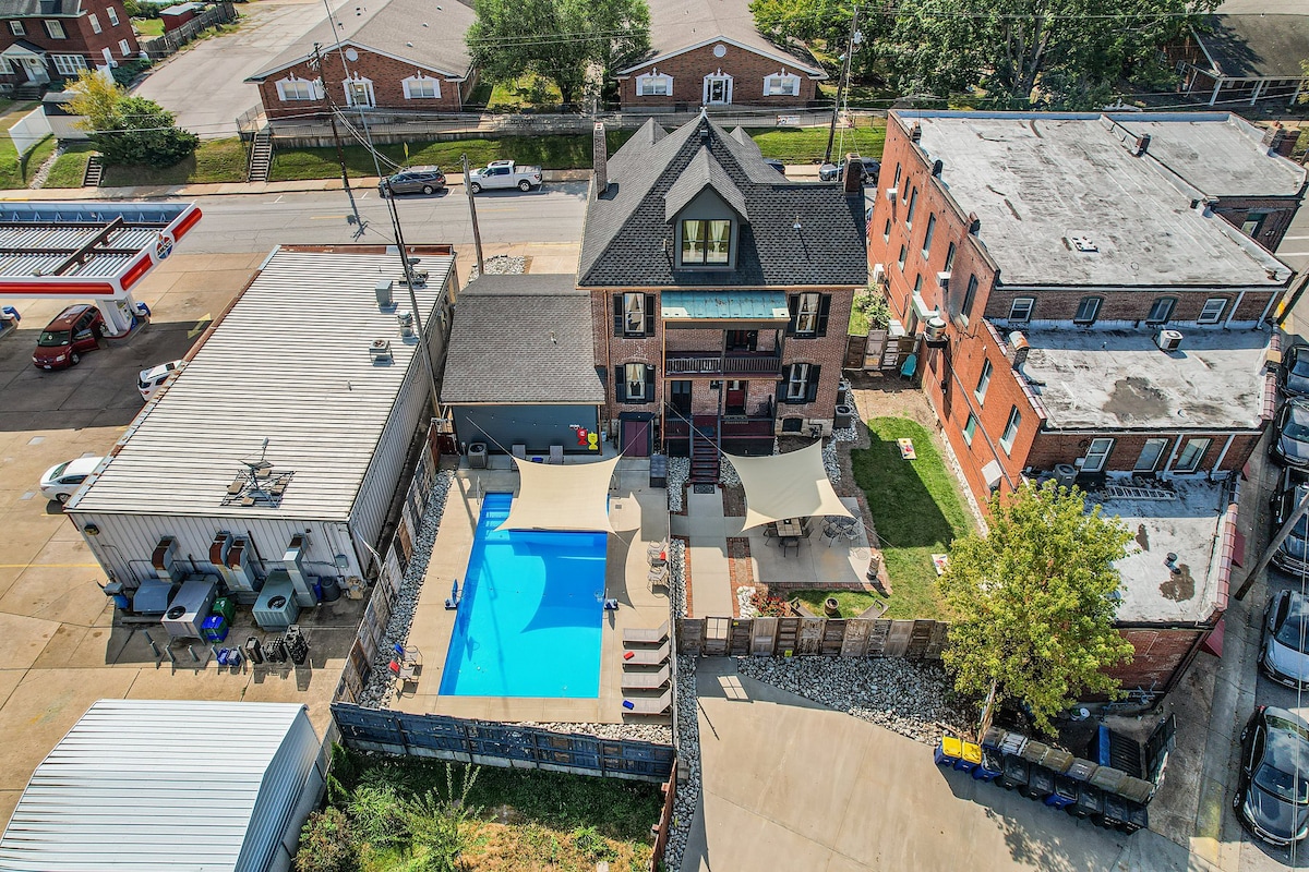 Plenty of off-street parking for 6-9 vehicles