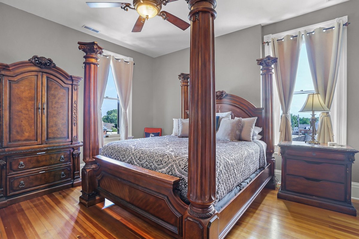 Second Floor Suite